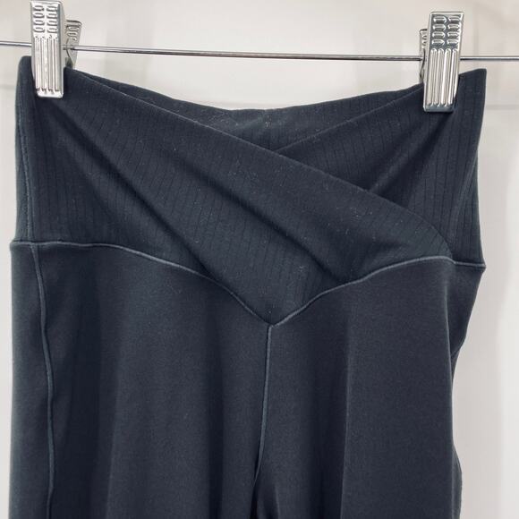 Aerie Offline Flared Leggings Crossover High Waist Black Womens Small - Picture 3 of 8